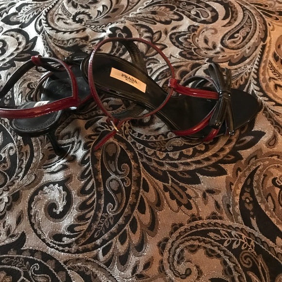 Authentic Prada Burgundy/ Black Patent Sandal - Picture 4 of 6